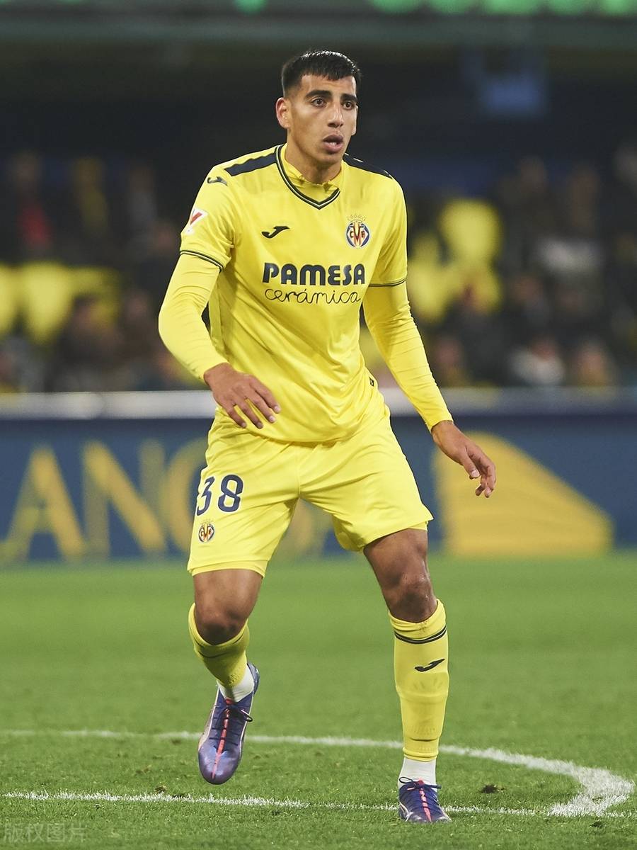 包含比利亚雷亚尔新援表现亮眼，成为球队关键力量的词条