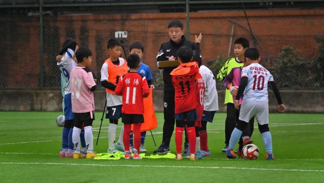 亚琛选拔青训，打造未来德国足球新生力量的简单介绍