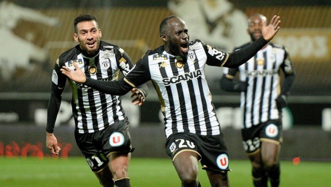 利亚昂战胜昂热，联赛主场保持不败