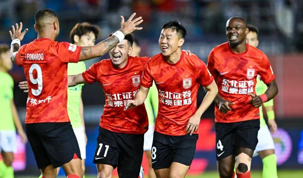 开云下载-国内主场争霸：东亚球队豪情万丈对决的简单介绍