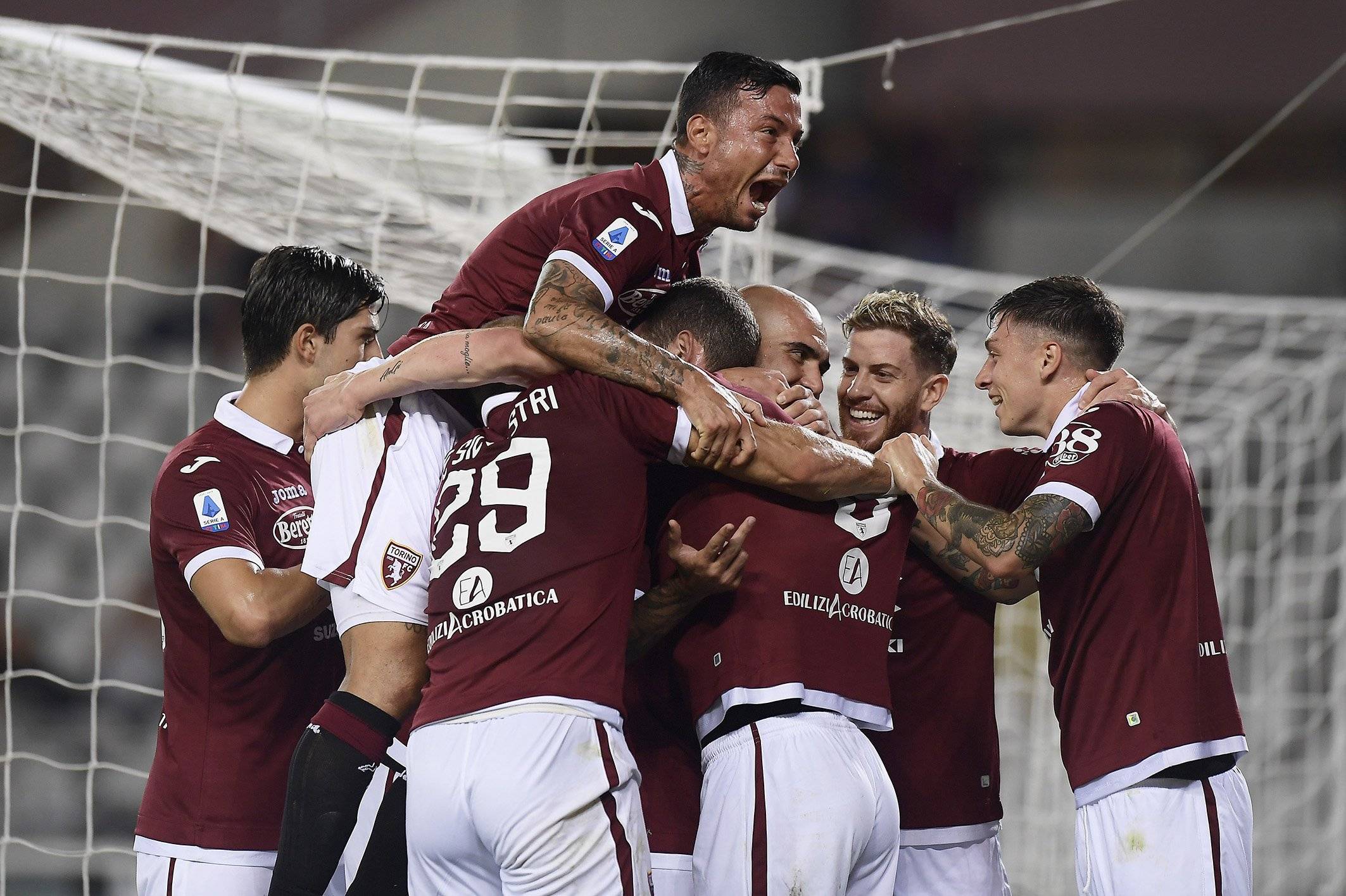 开云下载-乌迪内斯后卫出色抢断反击，帮助球队取胜的简单介绍