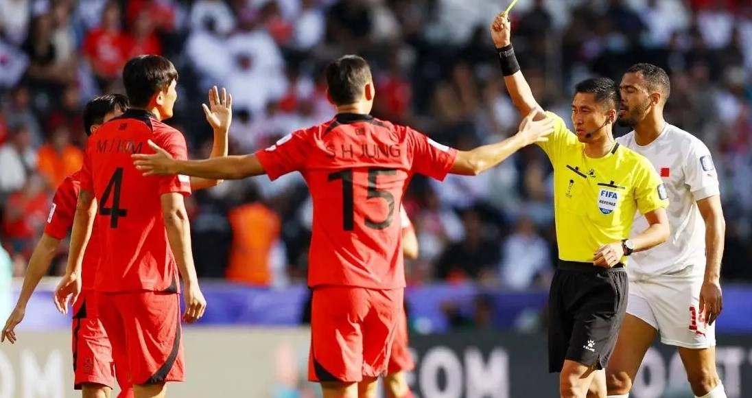 关于强队实力碾压对手，领跑亚洲足球赛场的信息