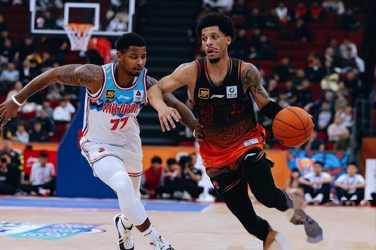 外援巨星发挥全面，带领球队获胜