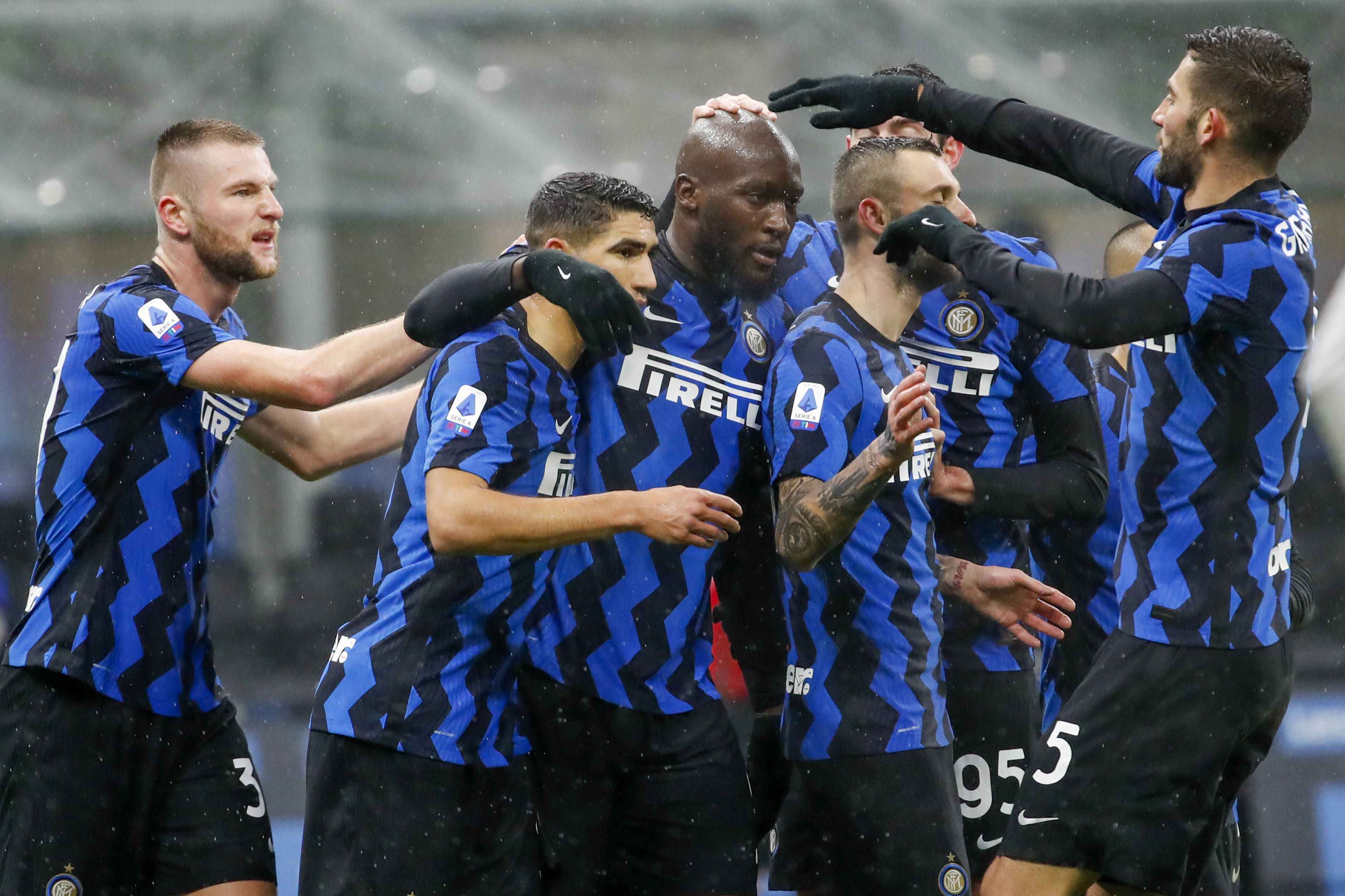 奥萨苏纳遭遇主场失利，战绩下滑的简单介绍