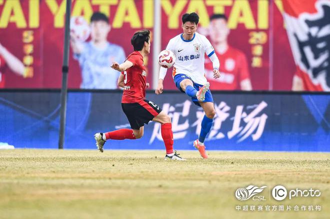 包含中超球队在训练中勤奋拼搏，备战充分的词条