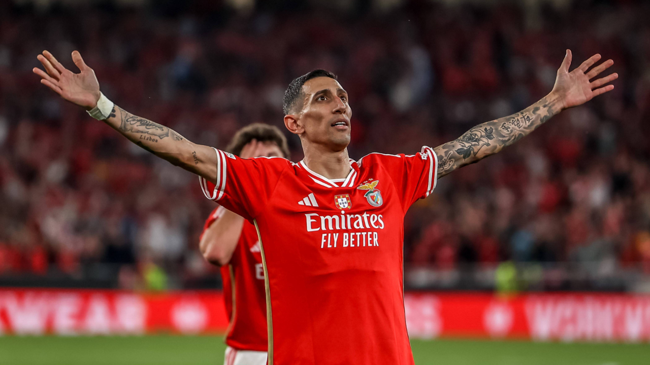 比达尔以进球完成帽子戏法，助球队取胜的简单介绍