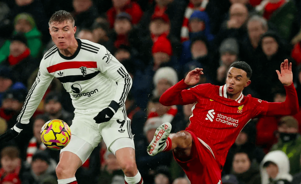 开云下载-欧洲豪门球队的交锋，悬念重重的胜负之争