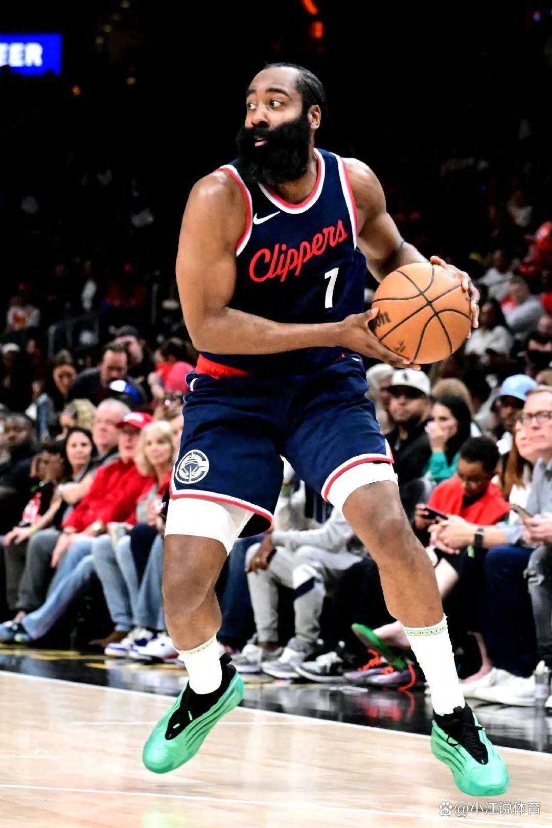 火箭大胜湖人，哈登表现不俗