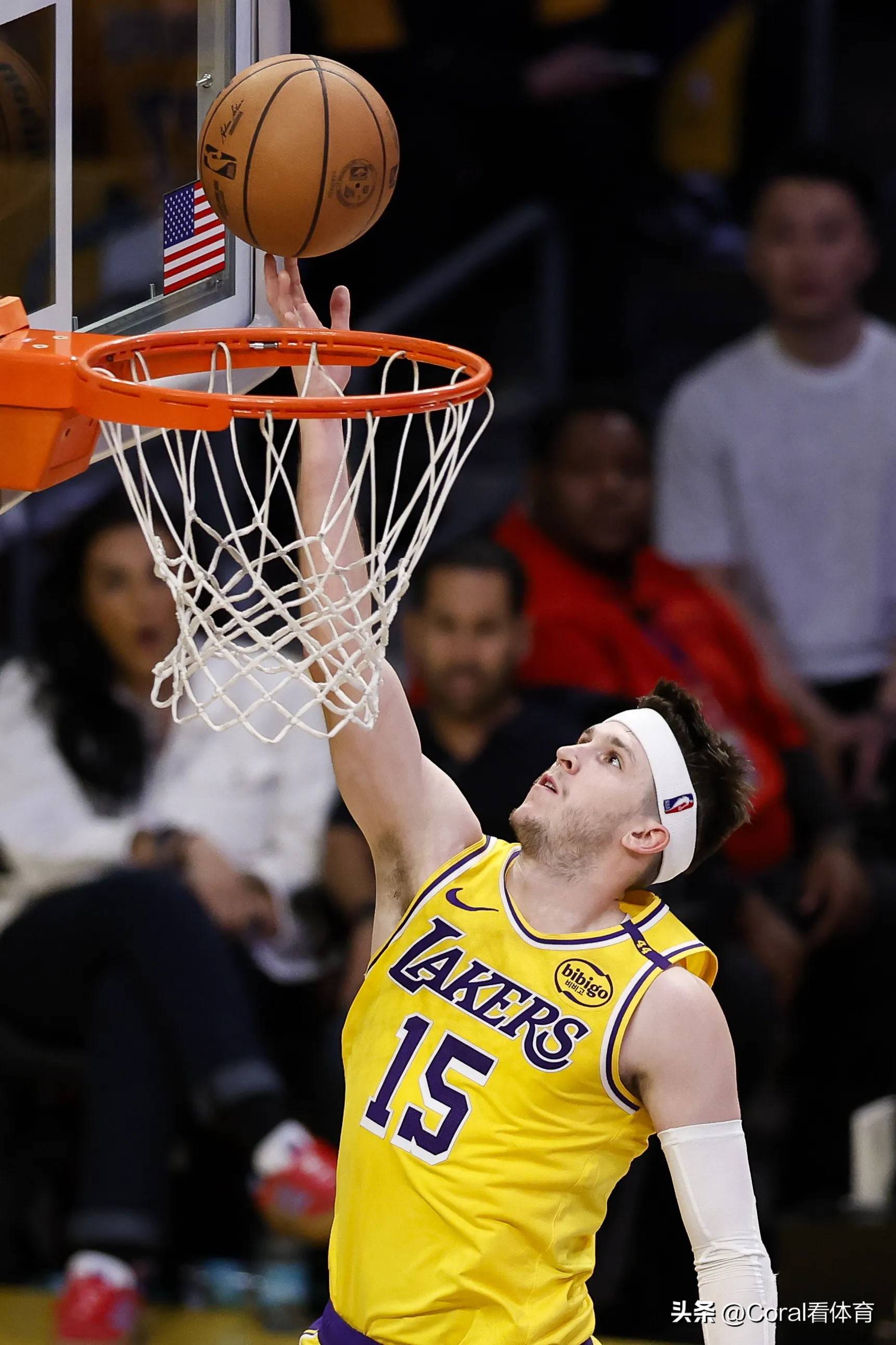 火箭大胜湖人，哈登表现不俗