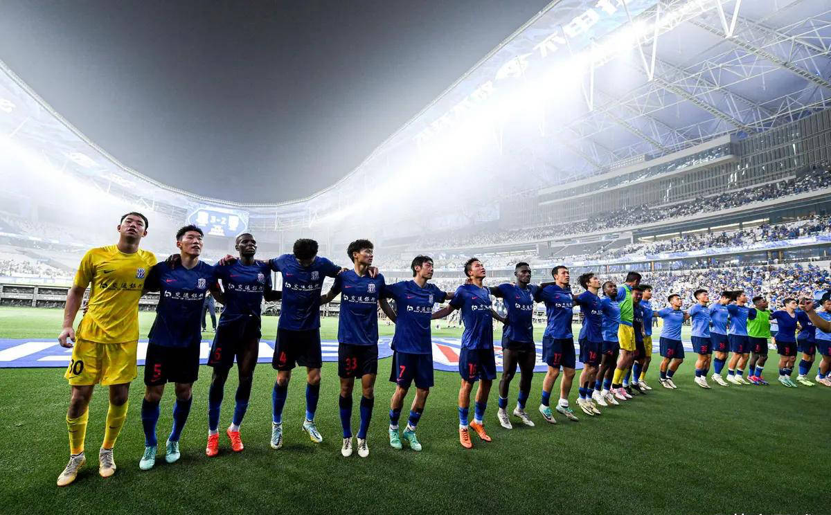 上海申花胜利，成功晋级淘汰赛的简单介绍