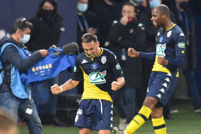 拉科鲁尼亚主场失利，保级形势岌岌可危的简单介绍