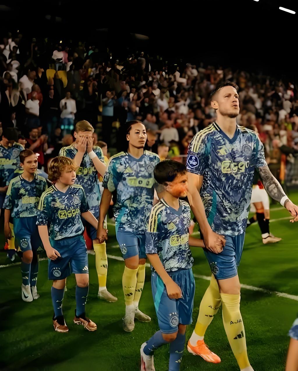 阿贾克斯惊险获胜，晋级欧冠半决赛