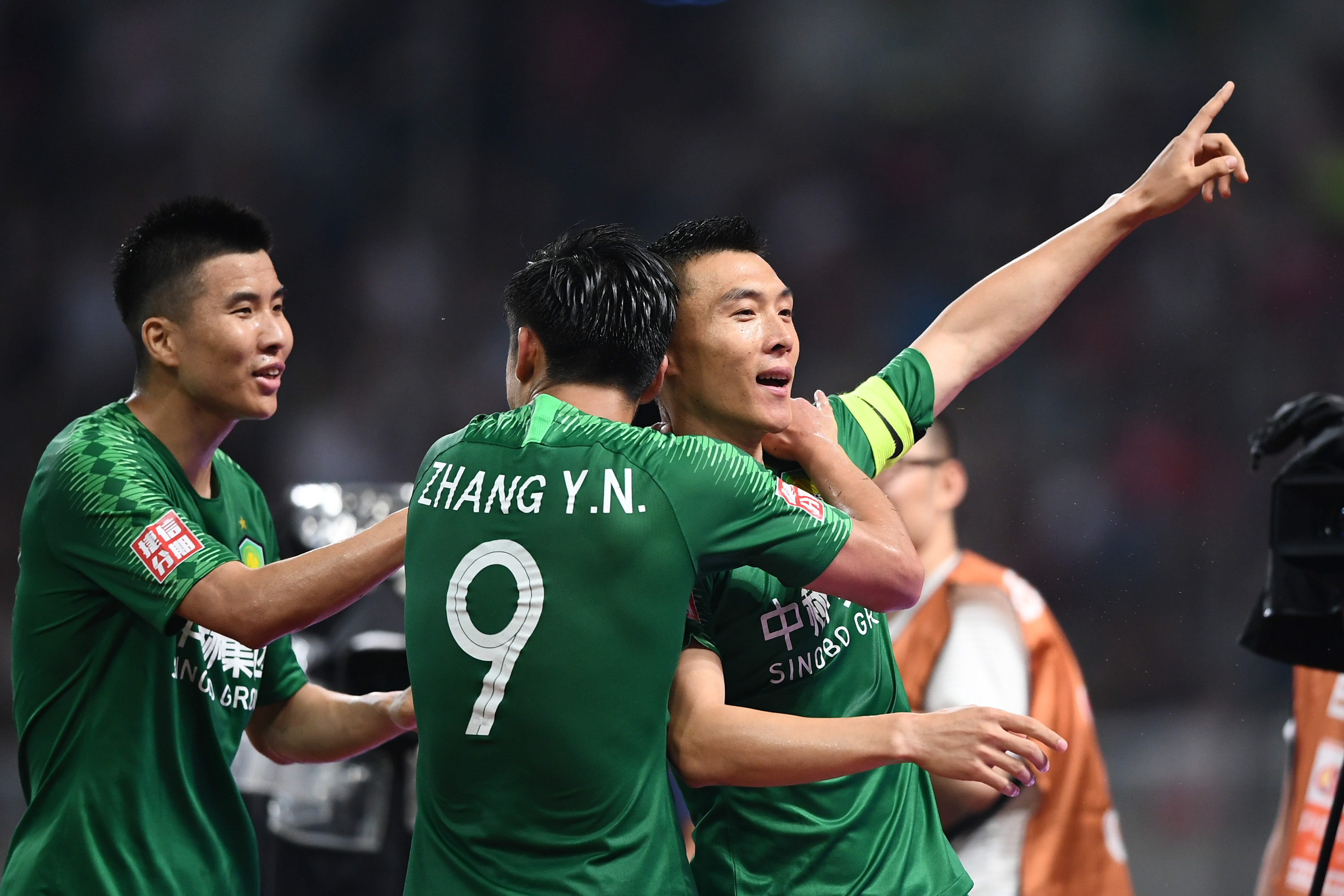 包含国安对上港，强强对话的词条