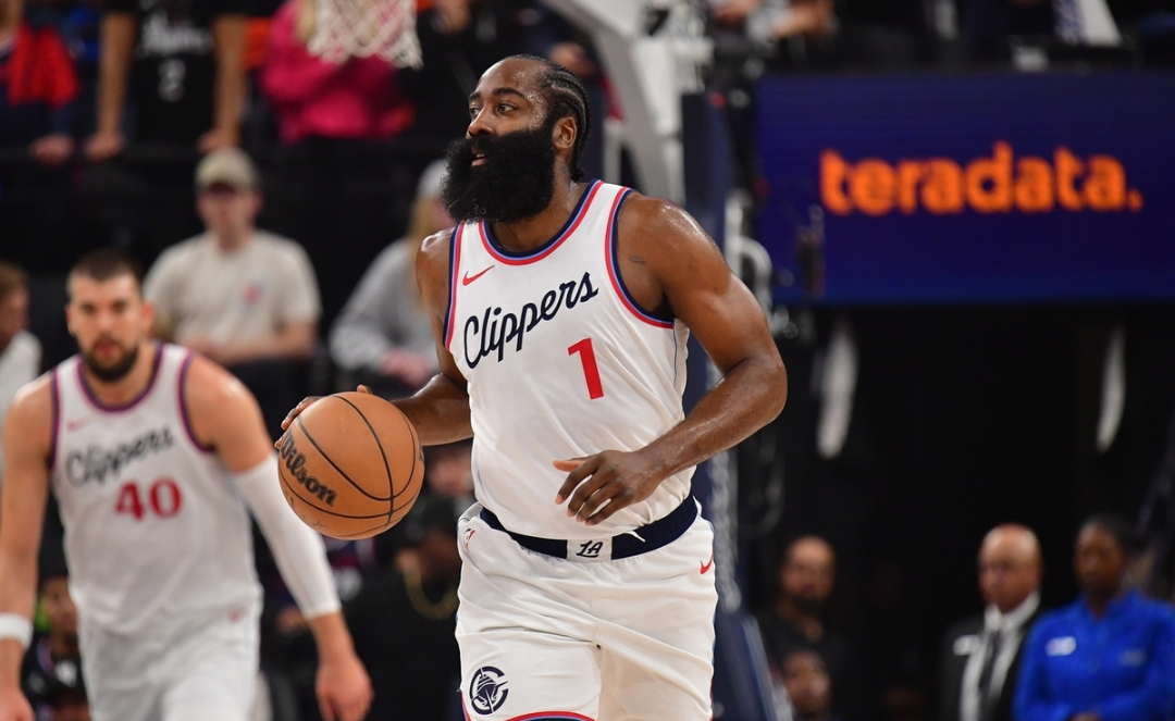 关于篮网遗憾负于掘金，哈登砍下+助攻的信息