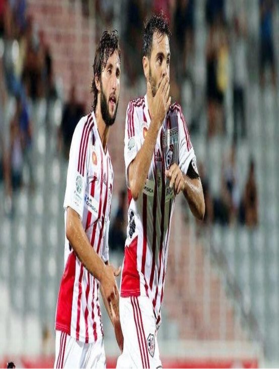 罗马后卫坚守阵地，力保球队领先优势