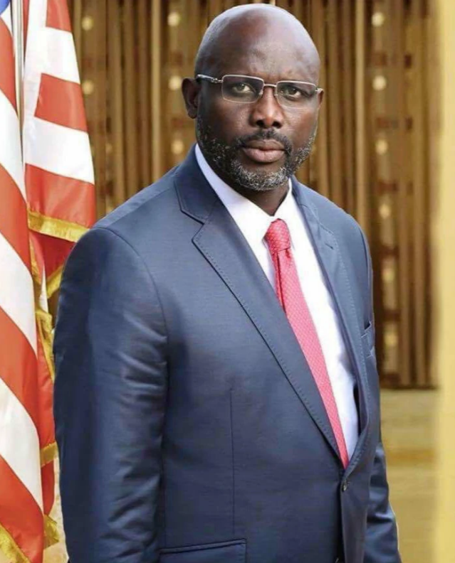 包含利比里亚足球联赛领头羊维持不败的词条