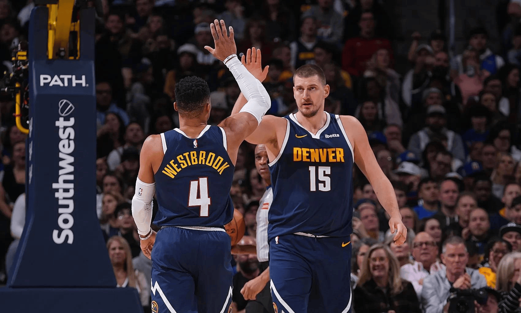 爵士外线连续投中，逆袭击败掘金