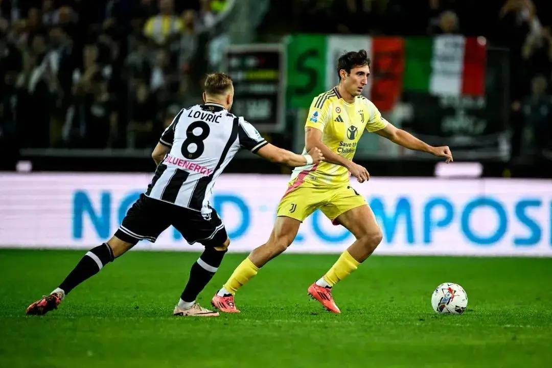 乌迪内斯博洛尼亚拼杀：黄黑梦幻场意甲忍泪