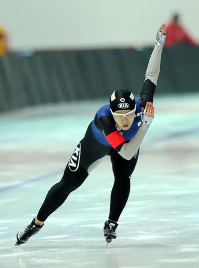 开云体育下载-美国运动员奋勇突围，斩获丰收