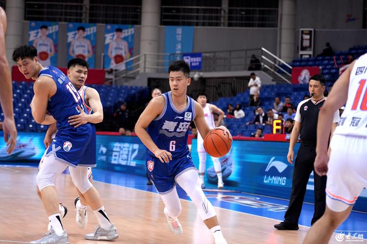 关于福建男篮挑战青岛队，全队备战紧张关键的信息