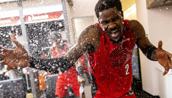 开云下载-高潮频复：开拓者意气风发，火箭狭路相逢