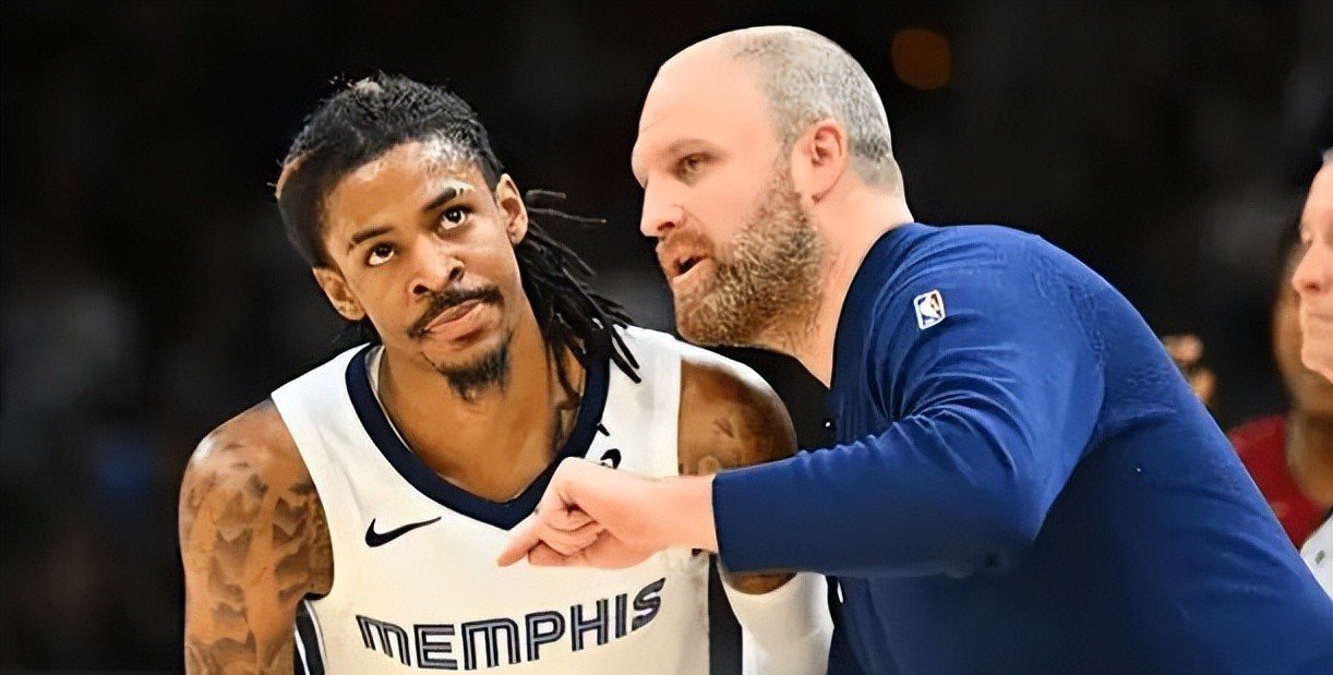 开拓者战胜马刺登上胜利之巅