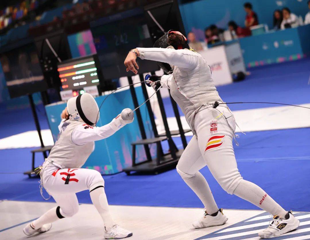 埃及选手在击剑比赛中实现零封