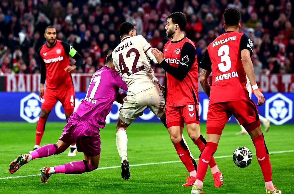 包含皇家马德里遭逆转，小组出线悬念的词条