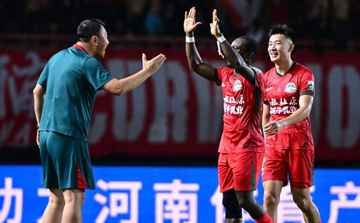 主教练调整阵容，调动球队斗志