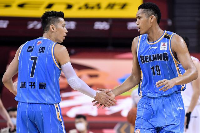 包含北京队在比赛中获得胜利，稳固领先优势的词条