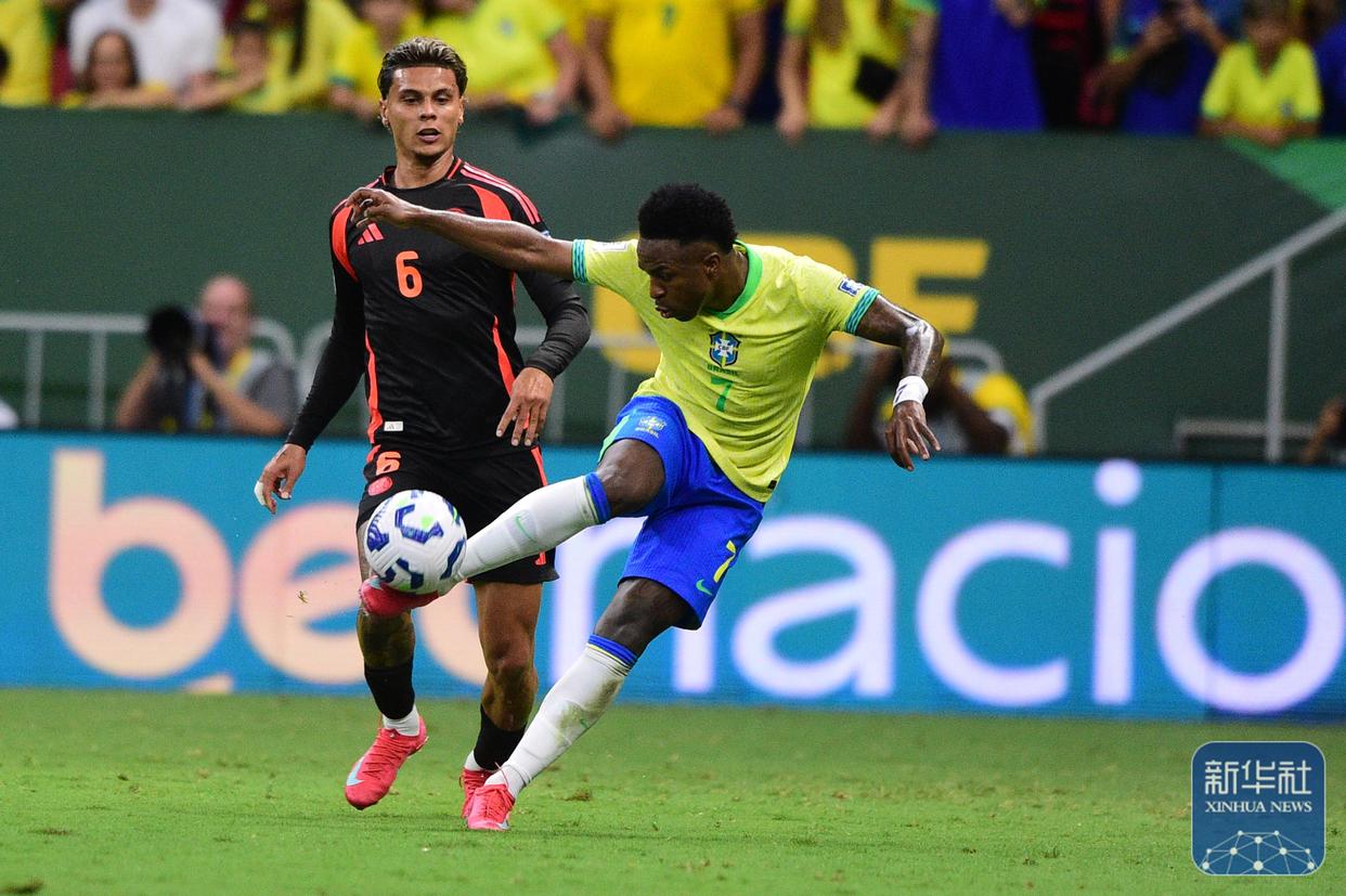 巴西足球队声名大噪，备受瞩目