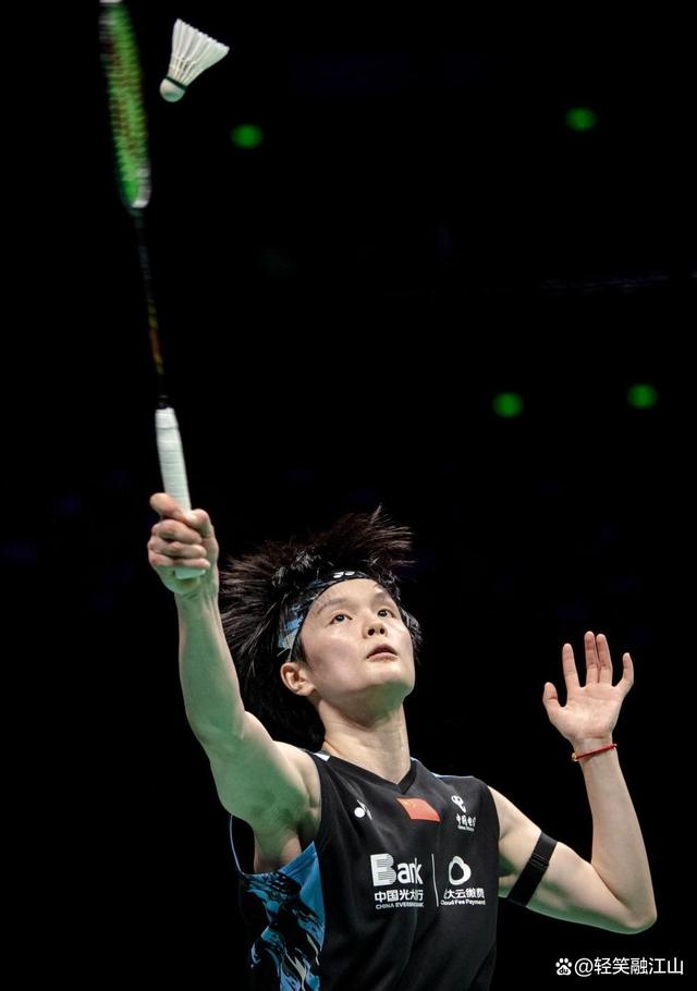 开云平台-冠军之争激烈升温：强队对决精彩纷呈