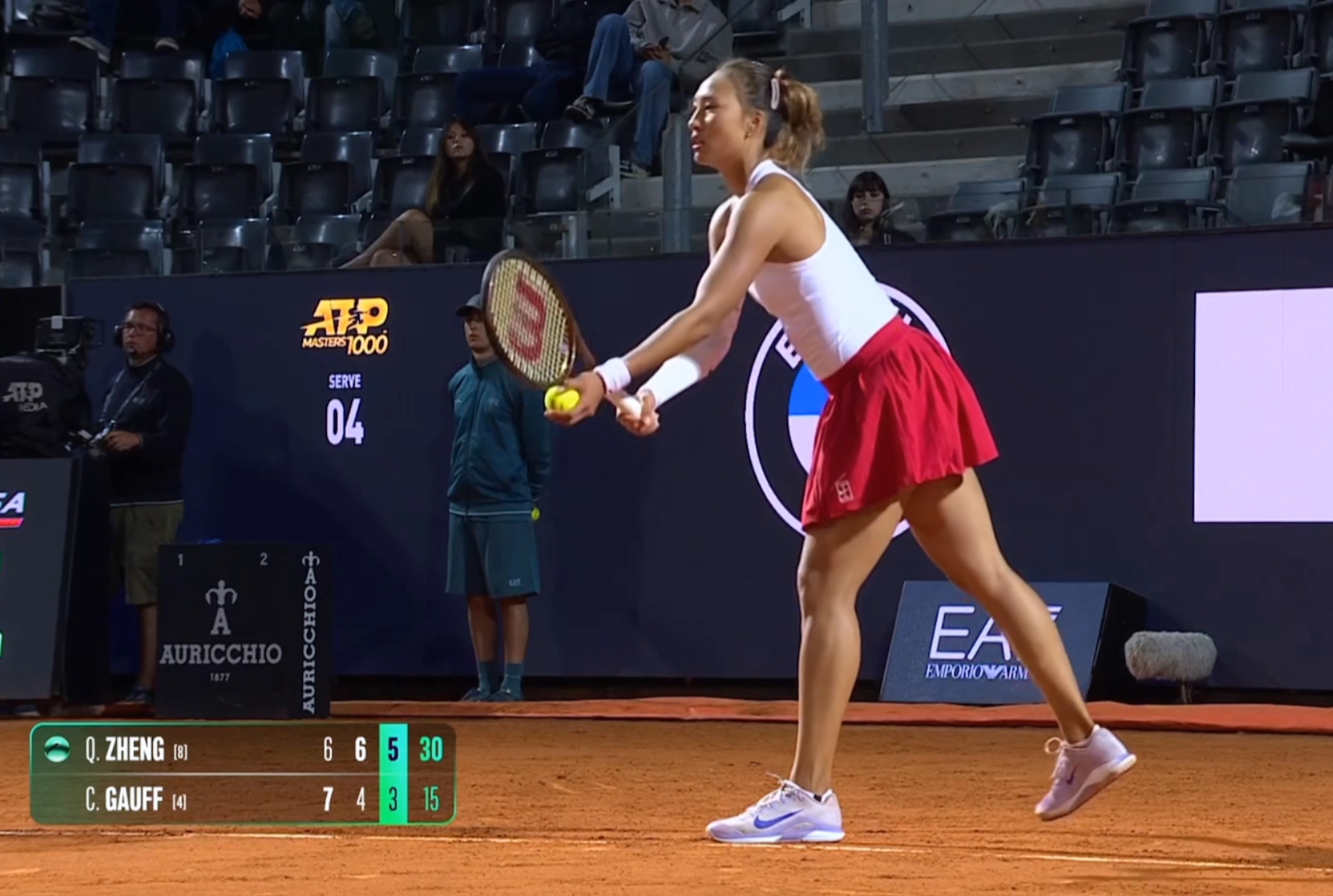 开云平台-美国女足队长力挽狂澜帮助球队取胜