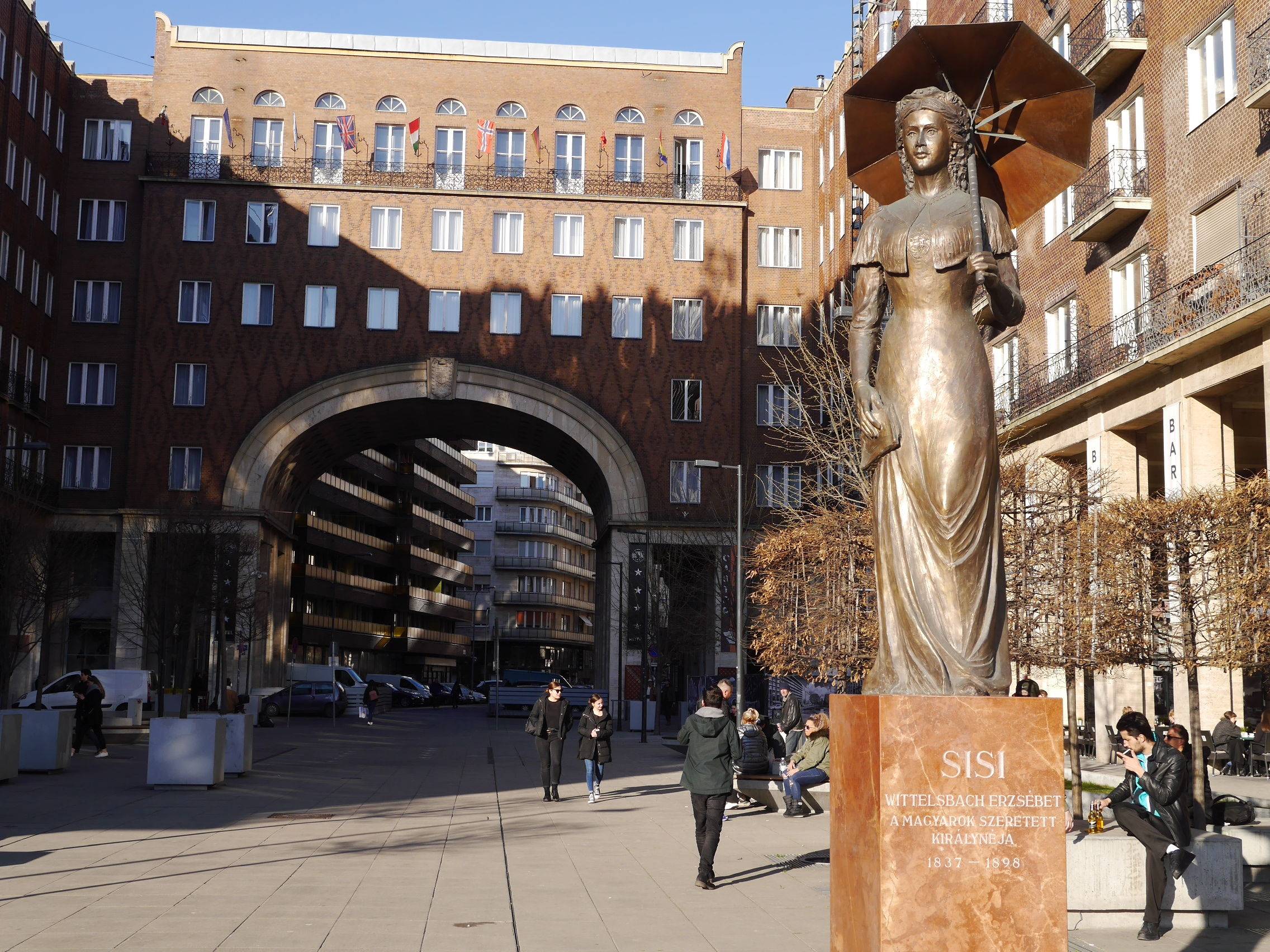 匈牙利主场大胜塞伊尔维茨建功斯洛伐克客场告捷