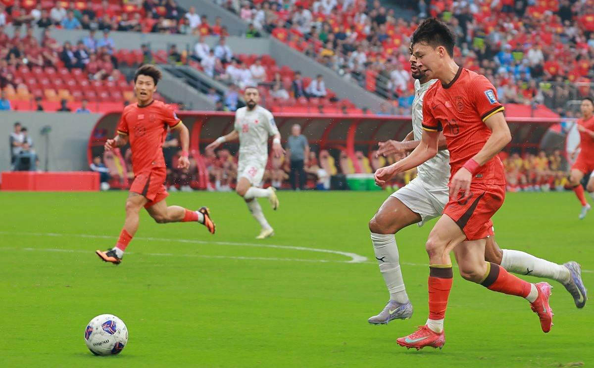 开云体育登录-球队在赛场上战胜对手取得胜利