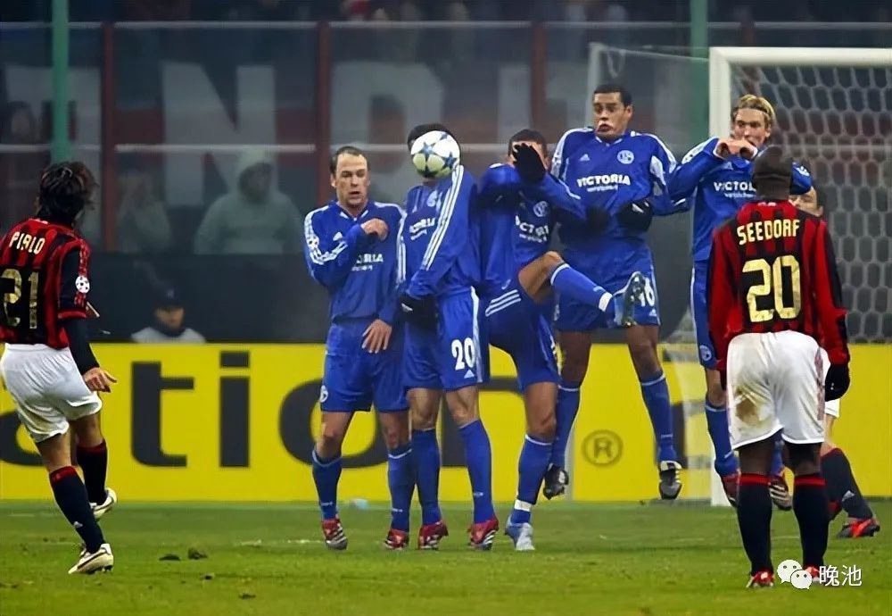 开云下载-沙尔克主场水货，遗憾无缘欧冠半决赛，球迷痛心的简单介绍