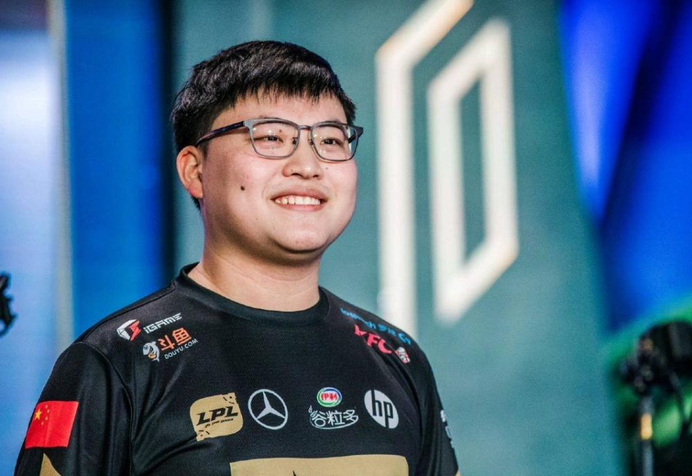 开云体育平台APP-RNG碾压HKA，Uzi操刀奇招英雄翻盘宿命之战入围赛，引爆全场热议