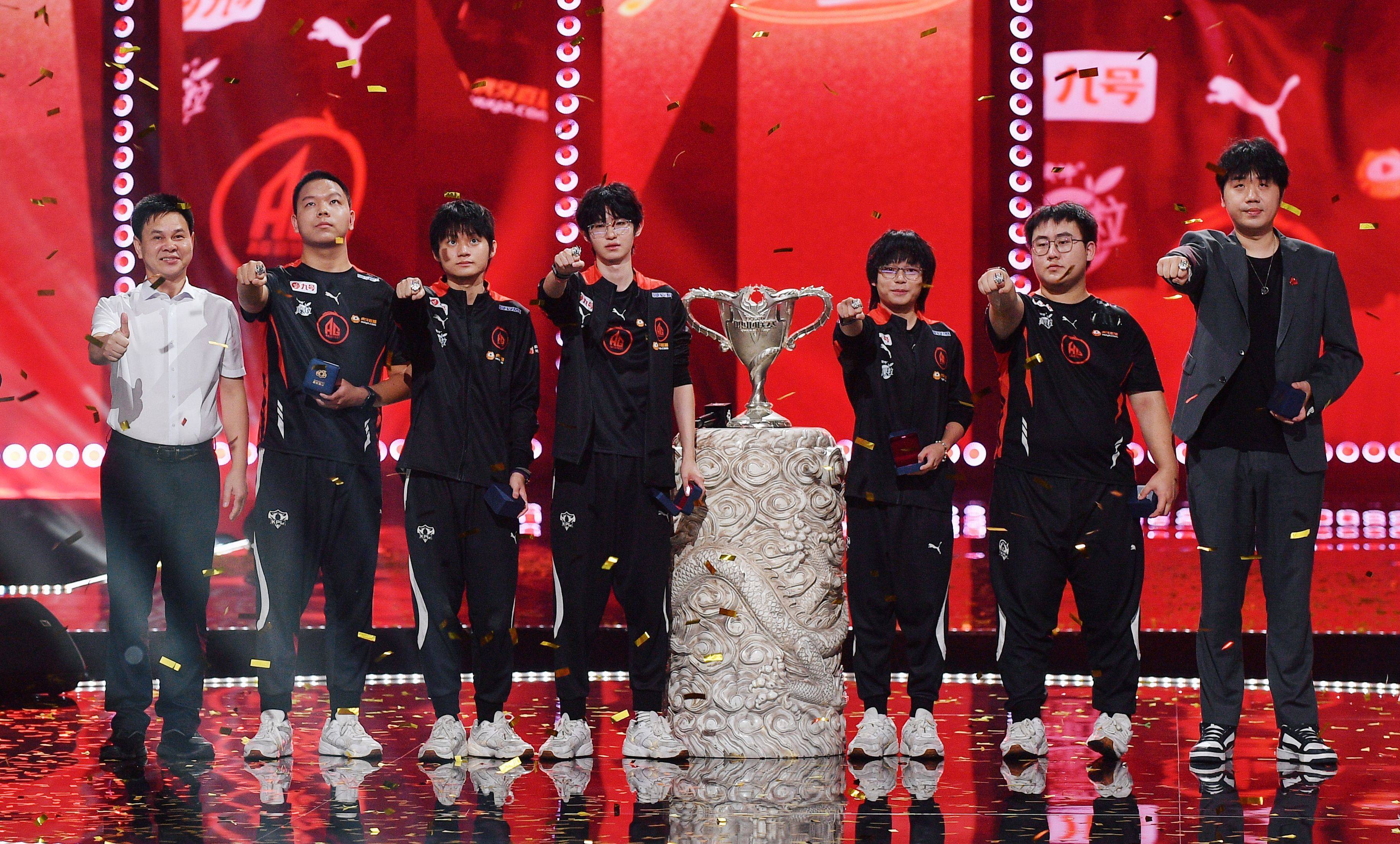 开云体育登录-HLE绝杀RNG，Zeus极限生还后反打宿命之战成都决赛之夜，让粉丝疯狂欢呼的简单介绍