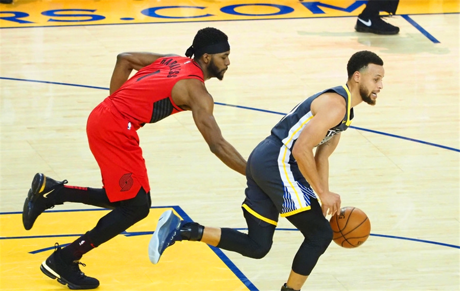 包含开拓者队战术调整不利去向未卜的词条