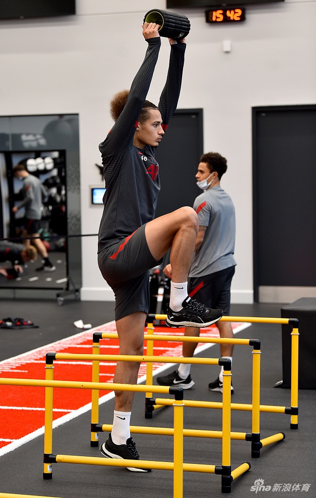 利物浦球员体能训练备战未来足球盛宴