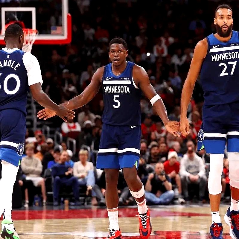 美国篮球季后赛激战，各队士气高涨