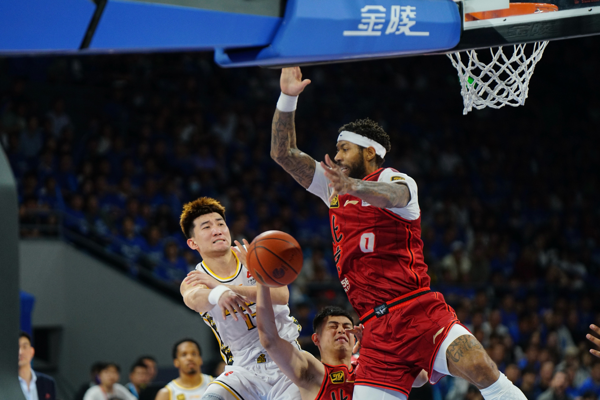 福建男篮士气高涨，能否在客场击败北京队？