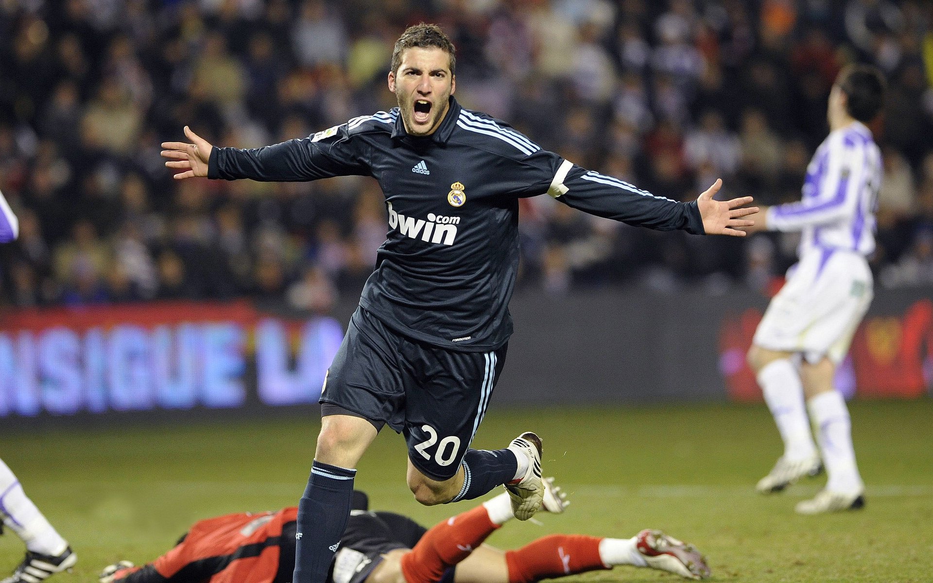 铁链与刀刃，阿劳霍那粒埋葬乌拉圭的进球，何以成为北欧战术的绝佳祭品？